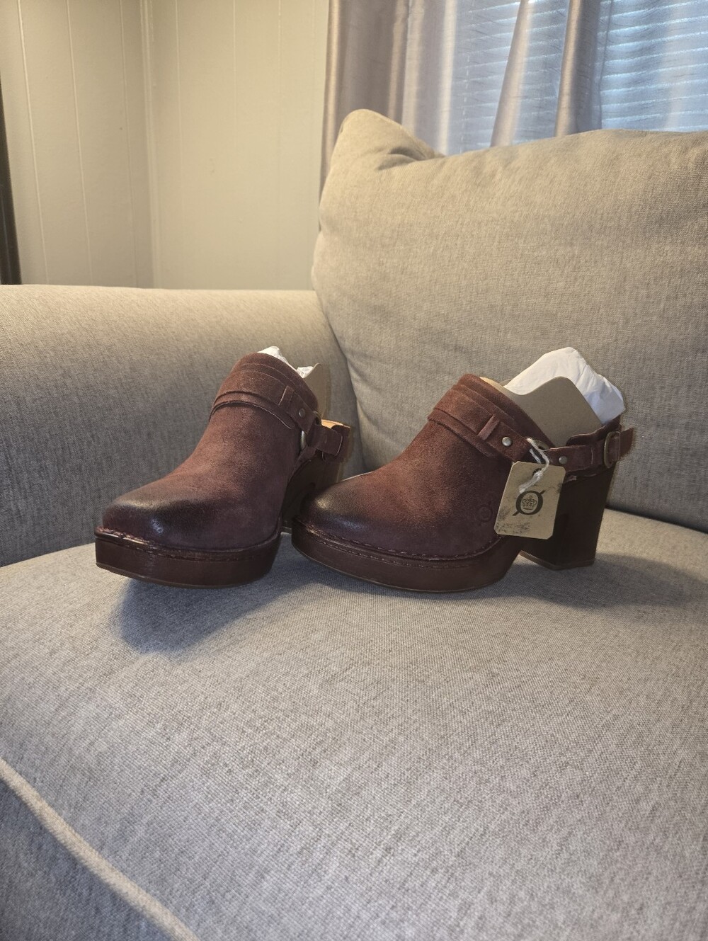 BORN HUDSON DARK RED DISTRESSED CLOGS